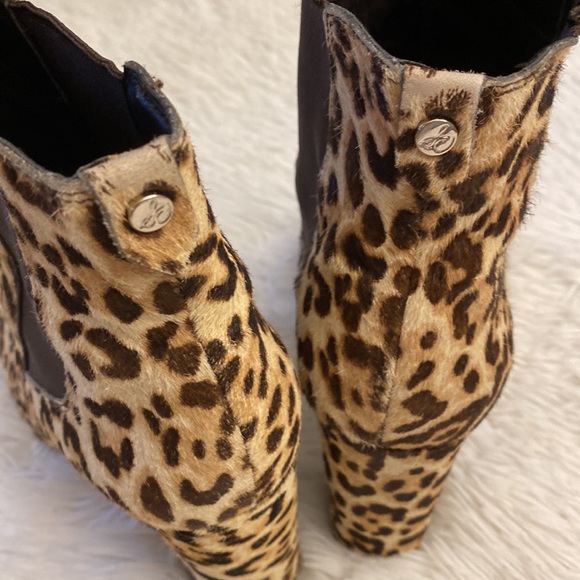Sam Edelman | Anthropologie Animal print Fur Chelsea Ankle Bootie heel women 7.5 - Picture 9 of 11